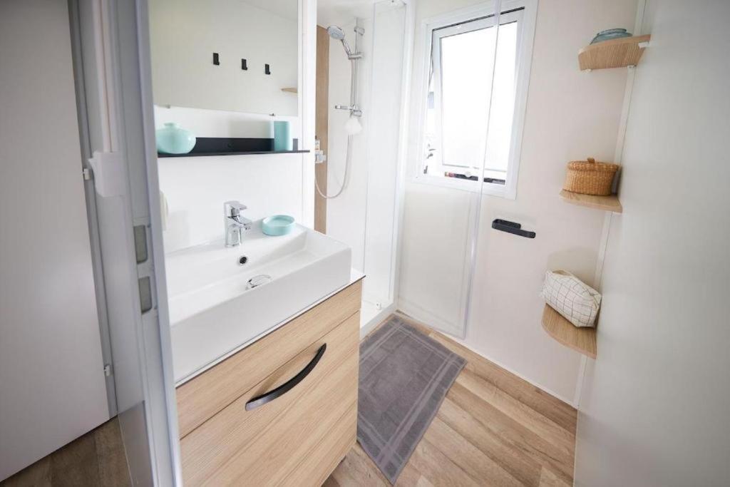 Mobile home 3 chambres 2 salles de bains dans camping 4 étoiles aux charmettes MH k168 Les Mathes Extérieur photo